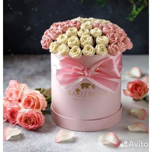 Коробка шоколадных роз (71 роза) арт. 3240