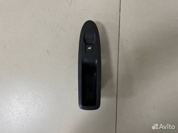 Кнопка стеклоподъемника Citroen C4 2011