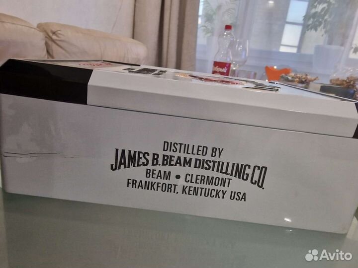 Коробка от виски Jim Beam