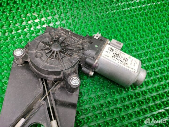 Стеклоподъемник передний правый Volkswagen Polo