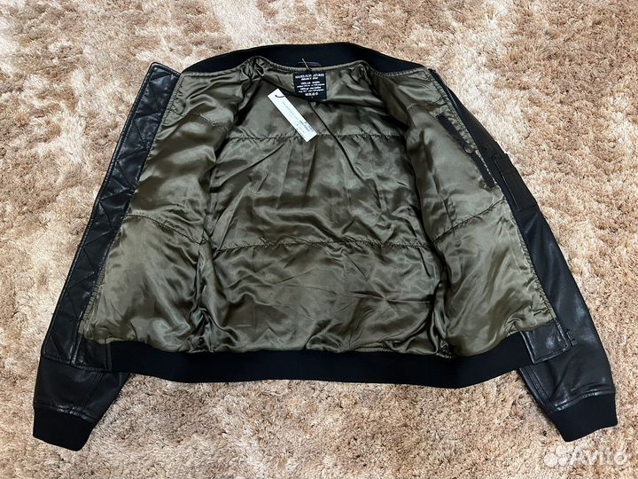 Бомбер/Кожаная куртка новая женская