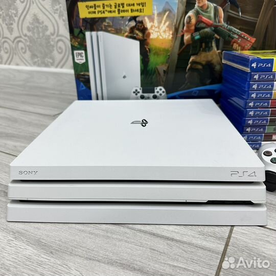 Sony PS4 Pro 1Tb Белая / Как новая