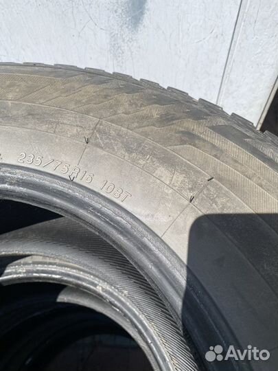 Yokohama Ice Guard Stud IG55 235/75 R16