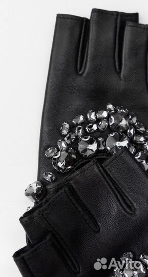Кожаные перчатки Zara с камнями