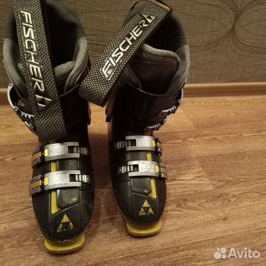 Горнолыжные ботинки fischer