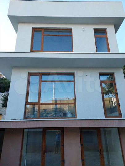 Дом 535 м² на участке 8 сот.