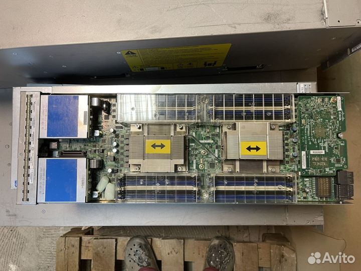 Блейд Сервер Cisco UCS 5108 и 8 лезвий B200-M3