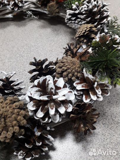 Новогодний венок ручной работы