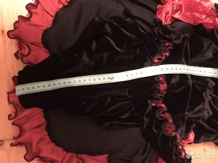 Костюм для выступлений фигурное катание