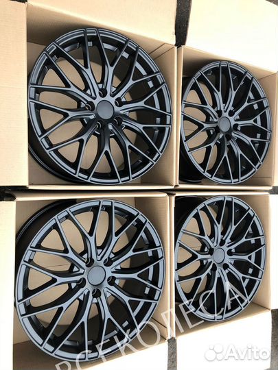 Black matt r17 5-114,3 комплект новых дисков