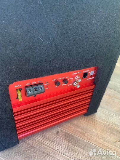 Активный сабвуфер с усилителем звука