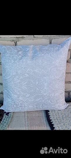 Подушка пуховая новая 60*60