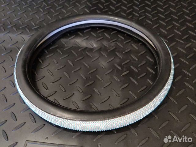 Оплетка на руль со стразами