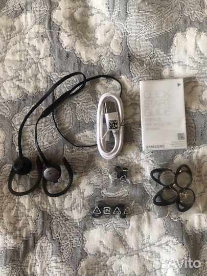 Bluetooth гарнитура Samsung Level Active EO-BG930