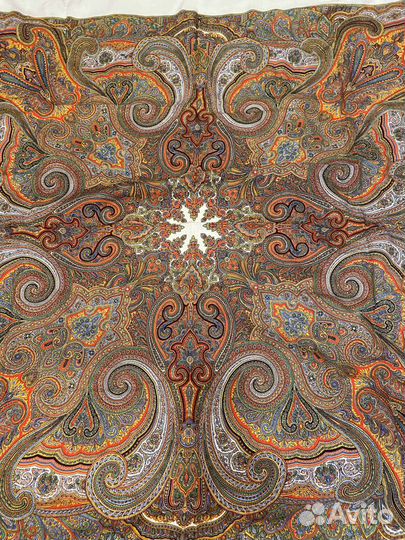 Павлопасадский платок шаль