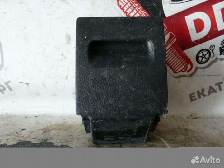 Бардачок Mitsubishi Lancer 9 MR588018