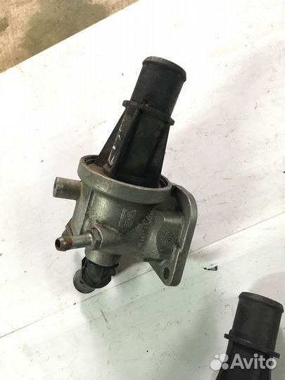 Корпус термостата 55182499 1.3cdti Opel / Fiat