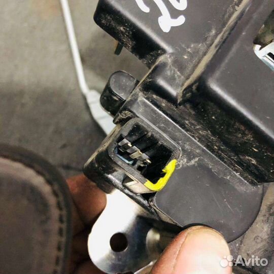 Замок багажника Hyundai Solaris