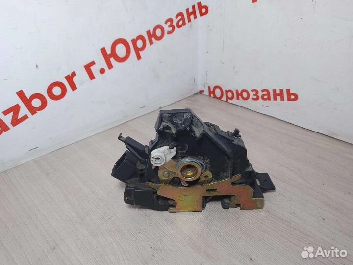 Замок передней правой двери Ford Focus 1