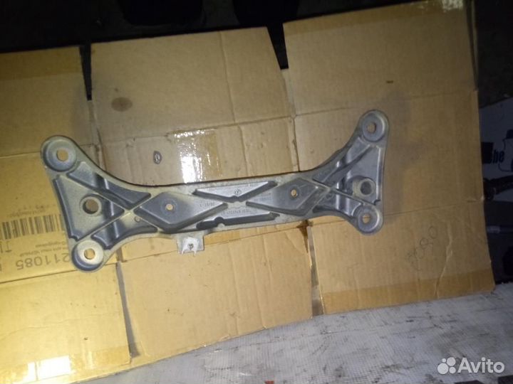 Кронштейн АКПП BMW 3-серия E90/E91 2005