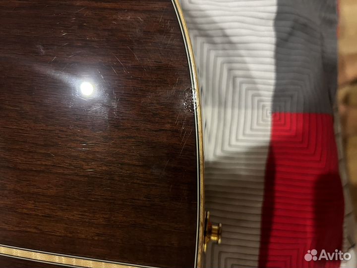 Электроакустическая гитара takamine