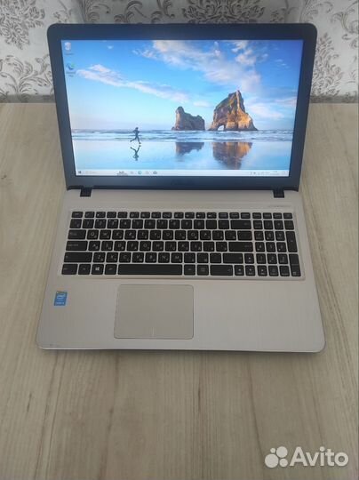 Отличный, мощный Asus,8Gb,SSD 120Gb,i3