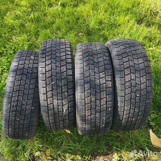 Bridgestone Blizzak WS-50 235/60 R16