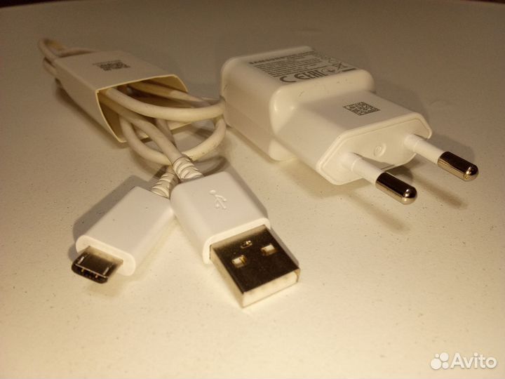 Зарядка для USB Micro (белый цвет)