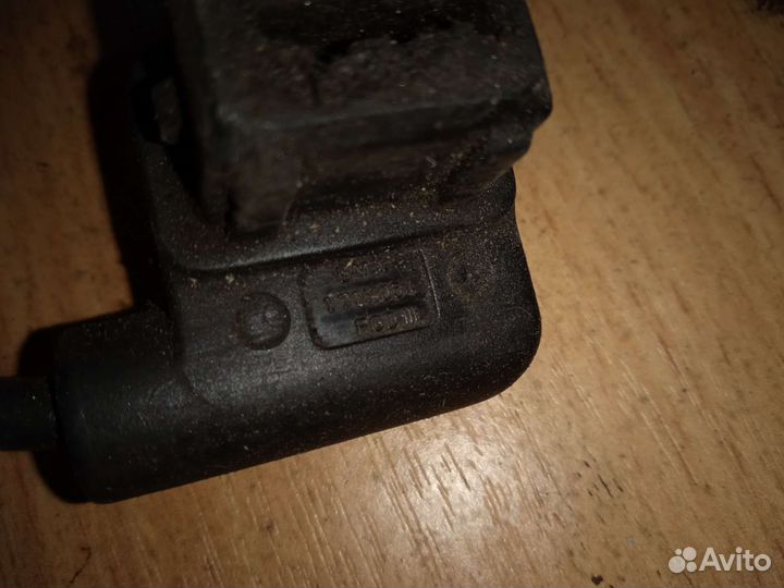 Датчик положения коленвала BMW 7 E32 бмв 7 E32