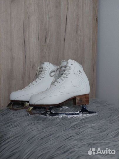 Фигурные коньки risport royal pro c