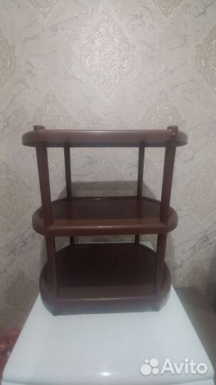 Полка из пластика
