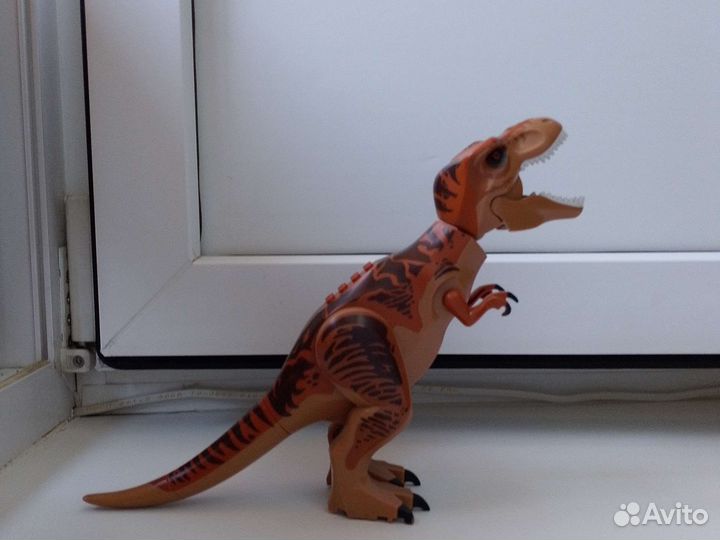 Lego jurassic world Ти-рекс