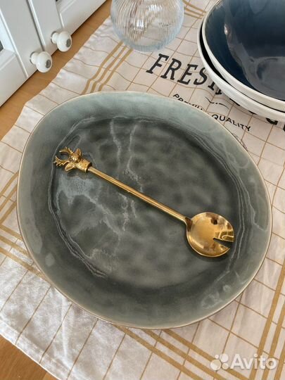 Блюдо большое, тарелки