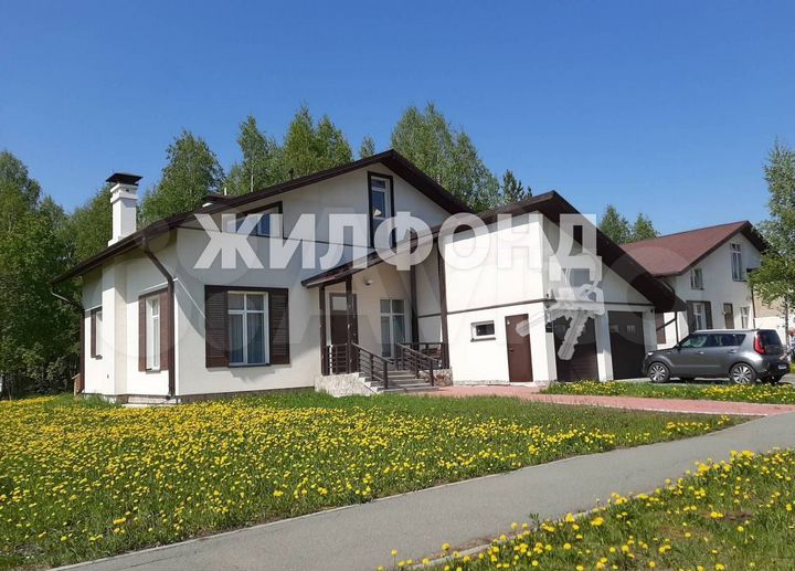 Дом 323,2 м² на участке 10,7 сот.