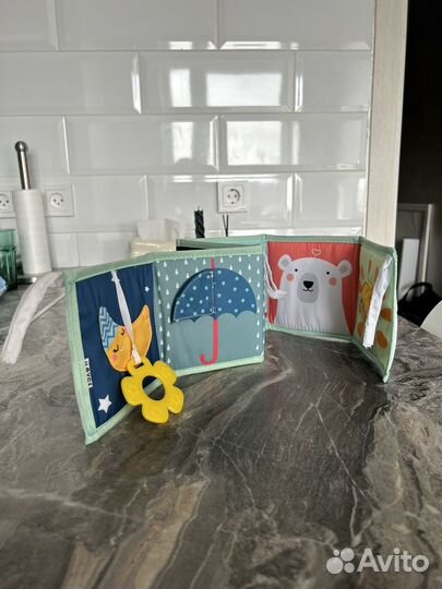 Развиваюшая игрушка - бортик на кроватку