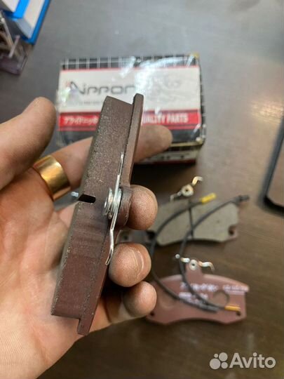 Колодки тормозные передние ваз 2110 с датчиком