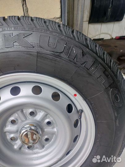 Kumho Power Grip KC11 205/80 R16 Q