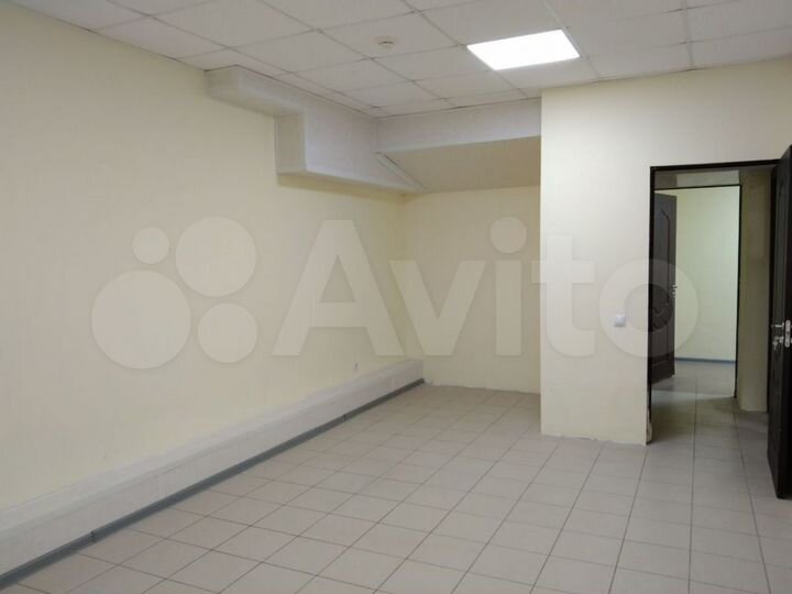 Помещение с отдельным входом, 226 м2