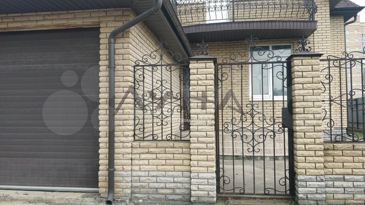 Коттедж 216 м² на участке 10 сот.