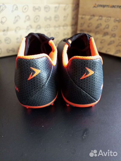 Футбольные бутсы