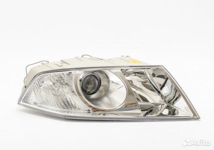 Фара правая Skoda Octavia A5