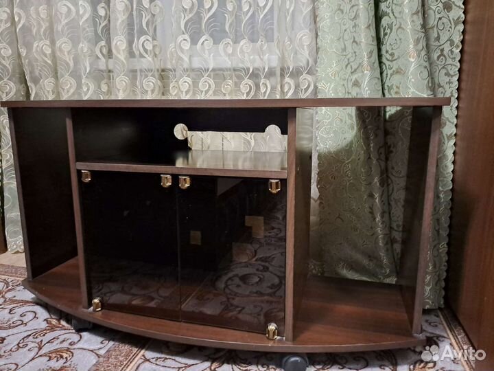 Тумба под телевизор