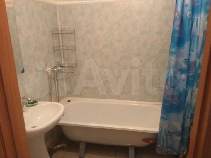 2-к. квартира, 72 м², 1/16 эт.