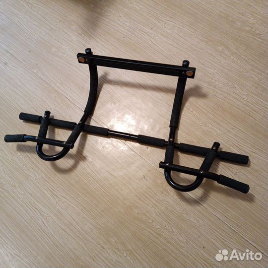 Турник дверной накладной Torneo