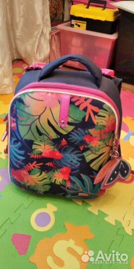 Школьный рюкзак