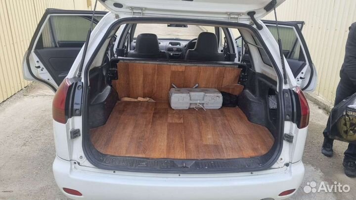 Mazda Familia 2.2 AT, 2001, 139 000 км