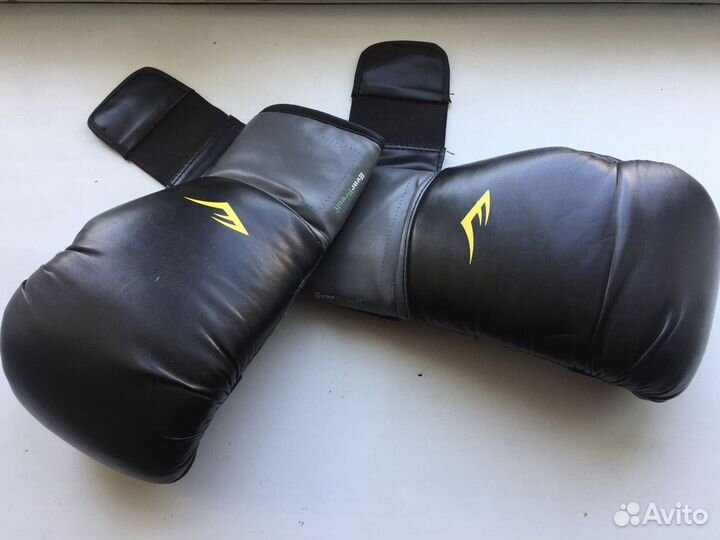 Боксерские перчатки 12 oz everlast