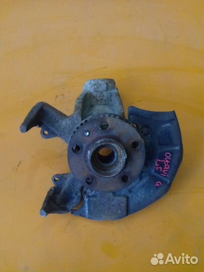 Кулак передний левый правый на Skoda Octavia