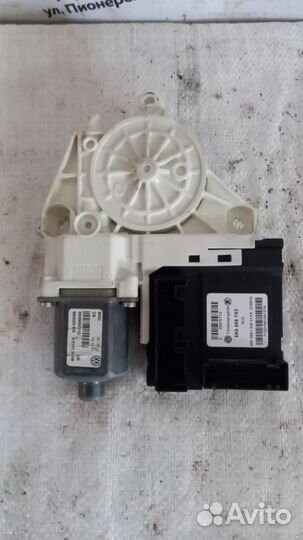 Стеклоподъемник передний левый Volkswagen Tiguan