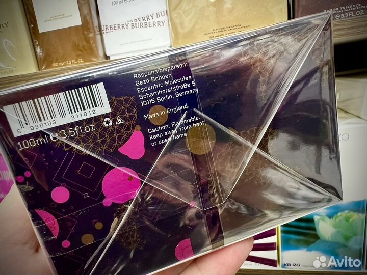 Escentric Molecules H01